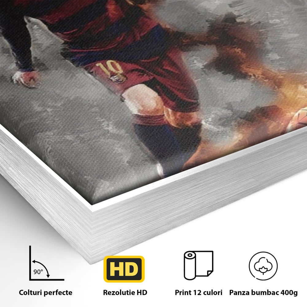 Detaliu al suprafetei: tablou canvas cu fotbalistul lionel messi, in rama de aluminiu argintiu